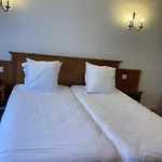 Hotel Logis & Restaurant Du Sauvage 3*