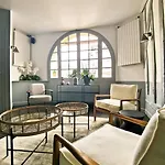 Logis & Restaurant Du Sauvage Szálloda La Ferté-Gaucher