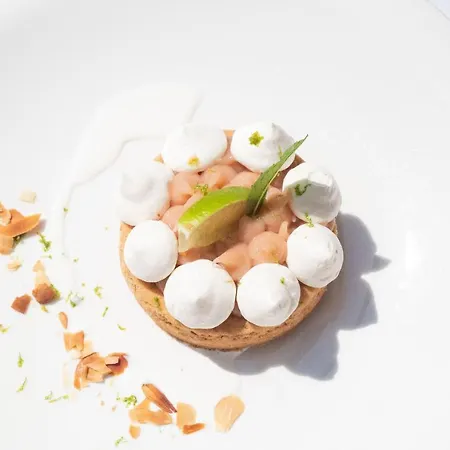 酒店 Logis & Restaurant Du Sauvage 3*