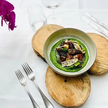 Logis & Restaurant Du Sauvage La Ferté-Gaucher