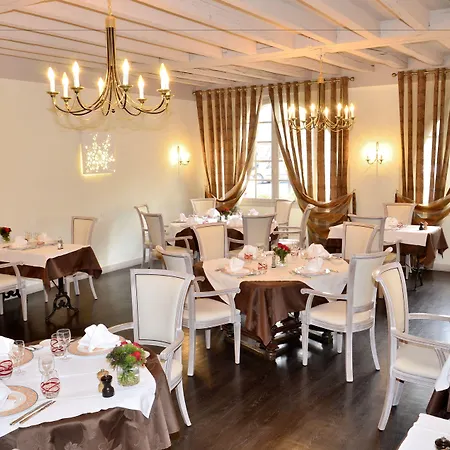 Szálloda Logis & Restaurant Du Sauvage La Ferté-Gaucher