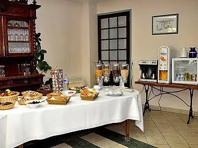 酒店 Logis & Restaurant Du Sauvage La Ferté-Gaucher